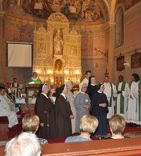 Biskup Šaško s misionarima u Jastrebarskom 